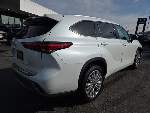 2022 Toyota Highlander Platinum
